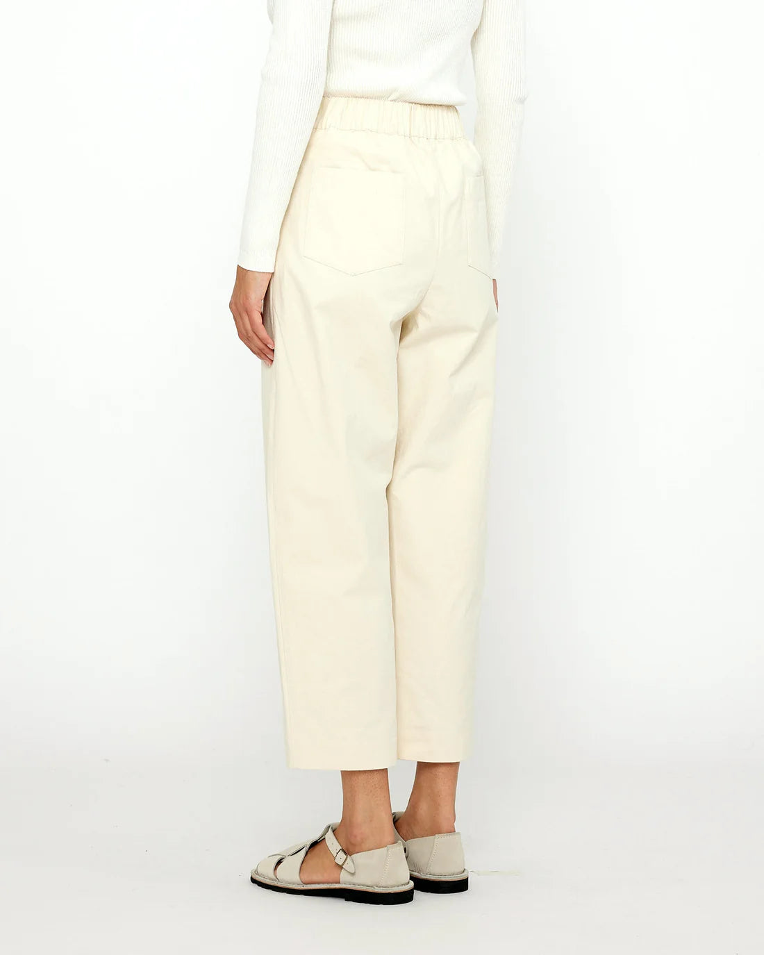 7115 by Szeki Curve Legged Trouser