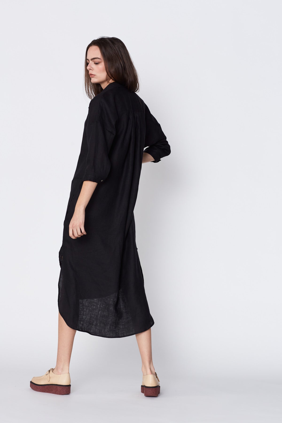 Leah Linen Popover Dress in Black. Made in Atlanta, ethically and sustainably, by slow fashion designer Megan Huntz. 
