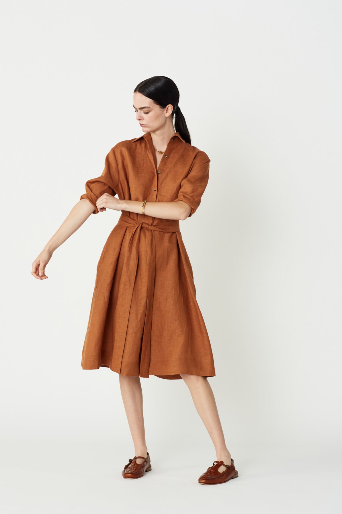 Allana Linen Belted Shirtdress in Cognac Linen. Made in Atlanta, ethically and sustainably, by slow fashion designer Megan Huntz. 