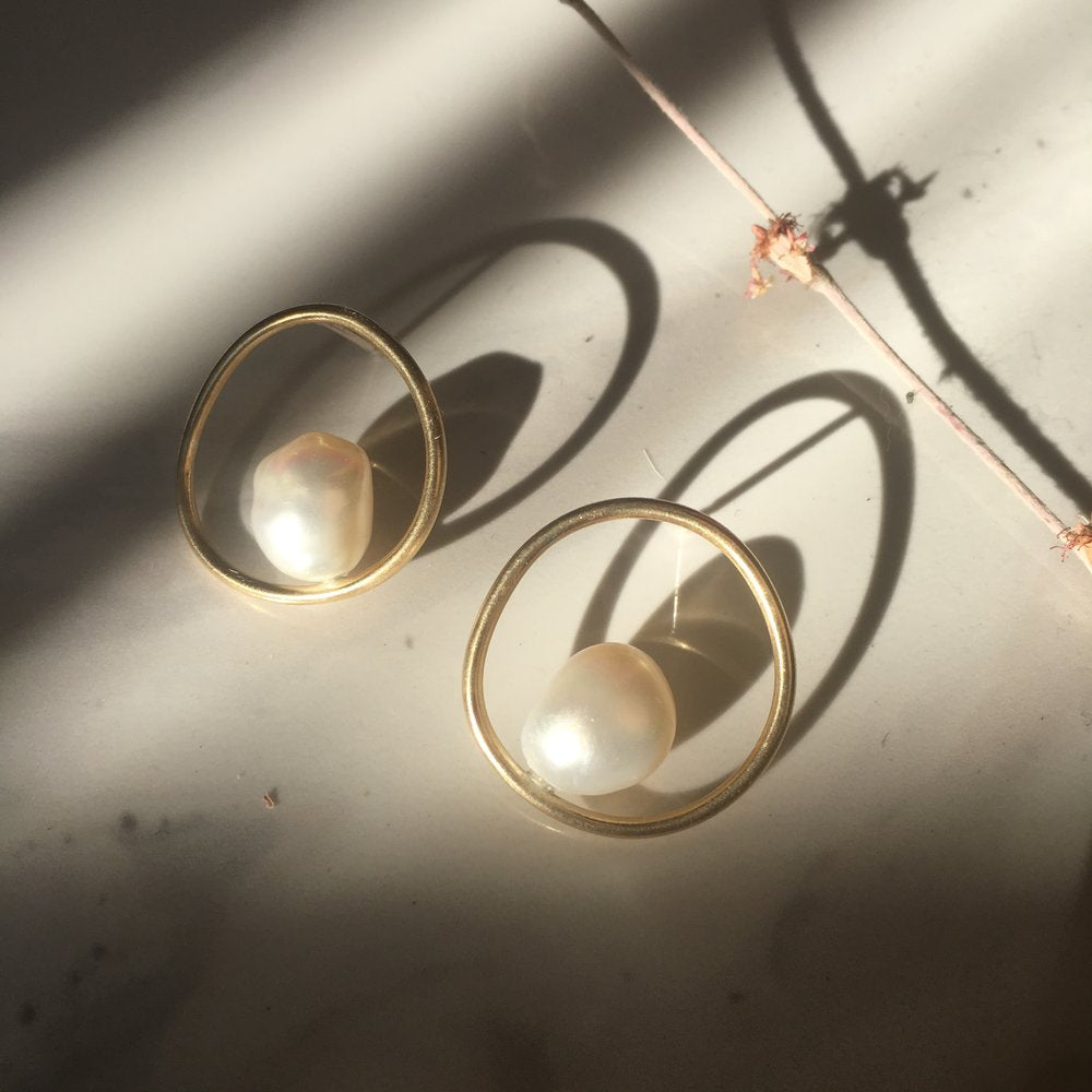 Laura Estrada Perla Studs